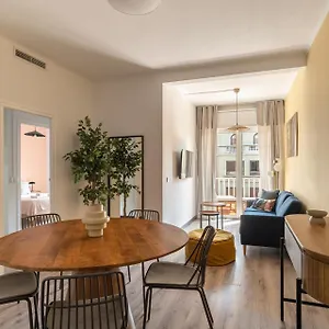 https://stay-u-nique-apartments-gaudi-i.topbarcelonahotels.com