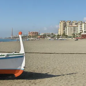 https://apartamento-padilla-playa-huelin.1costadelsol.com
